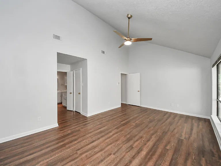 1023 Oyster Bay Dr — Photo 21