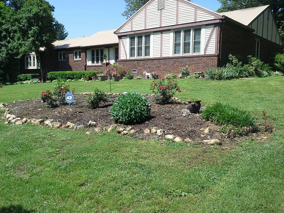 1st image of 99 Deepwood Dr