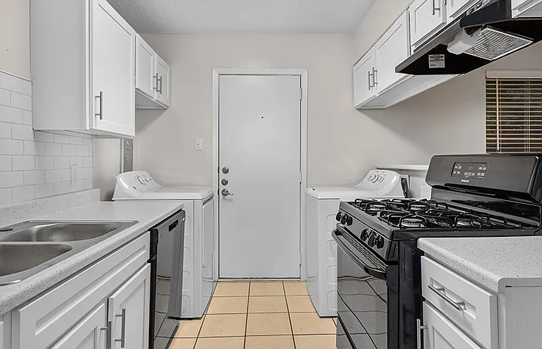 The Gallery Apartment Homes — Photo 20