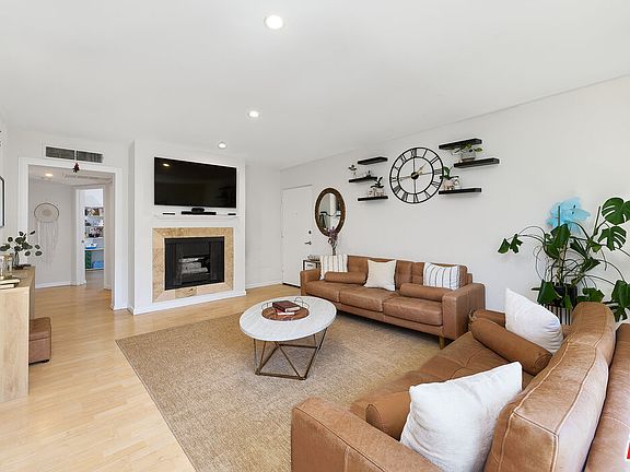 4th image of 6250 Fulton Ave APT 205