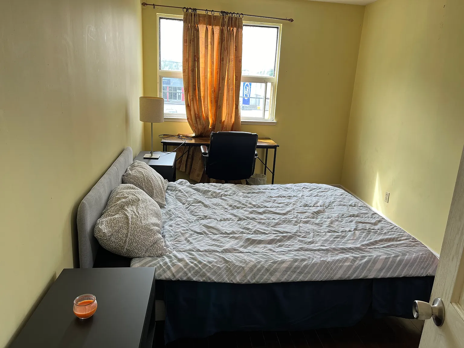 3 bed, 800 sqft, $1,050 — Photo 1