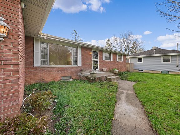 4th image of 310 N Grener Ave