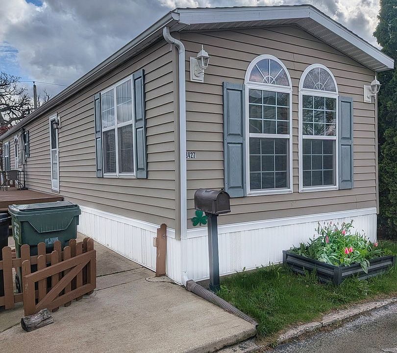 1st image of 3427 W 117th St