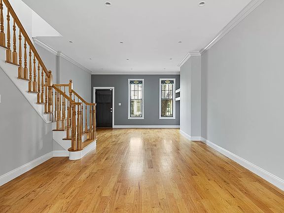 2nd image of 736 Evergreen Ave #A