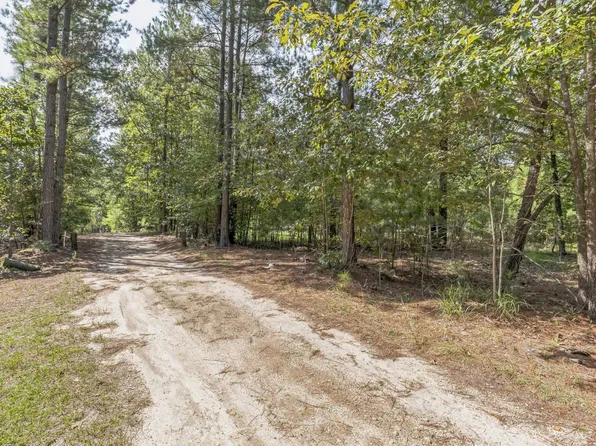 L1 Rivenbark Ln, Spring Lake, NC 28390