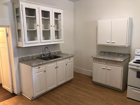4th image of 315 S Ingraham Ave APT 4