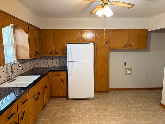 5th image of 119 Filmore Ave #1