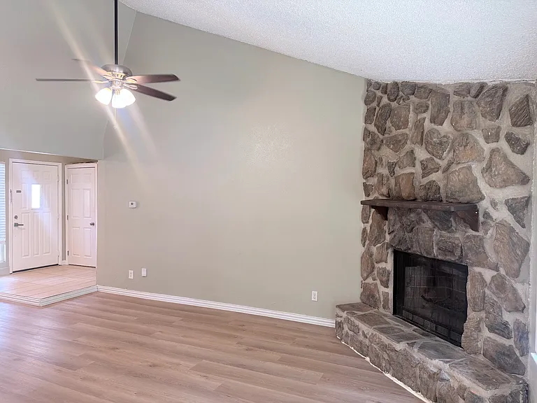 2104 Sunrise Trl — Photo 6