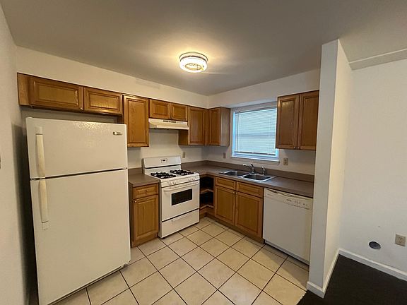 3rd image of 15 Milford Ave