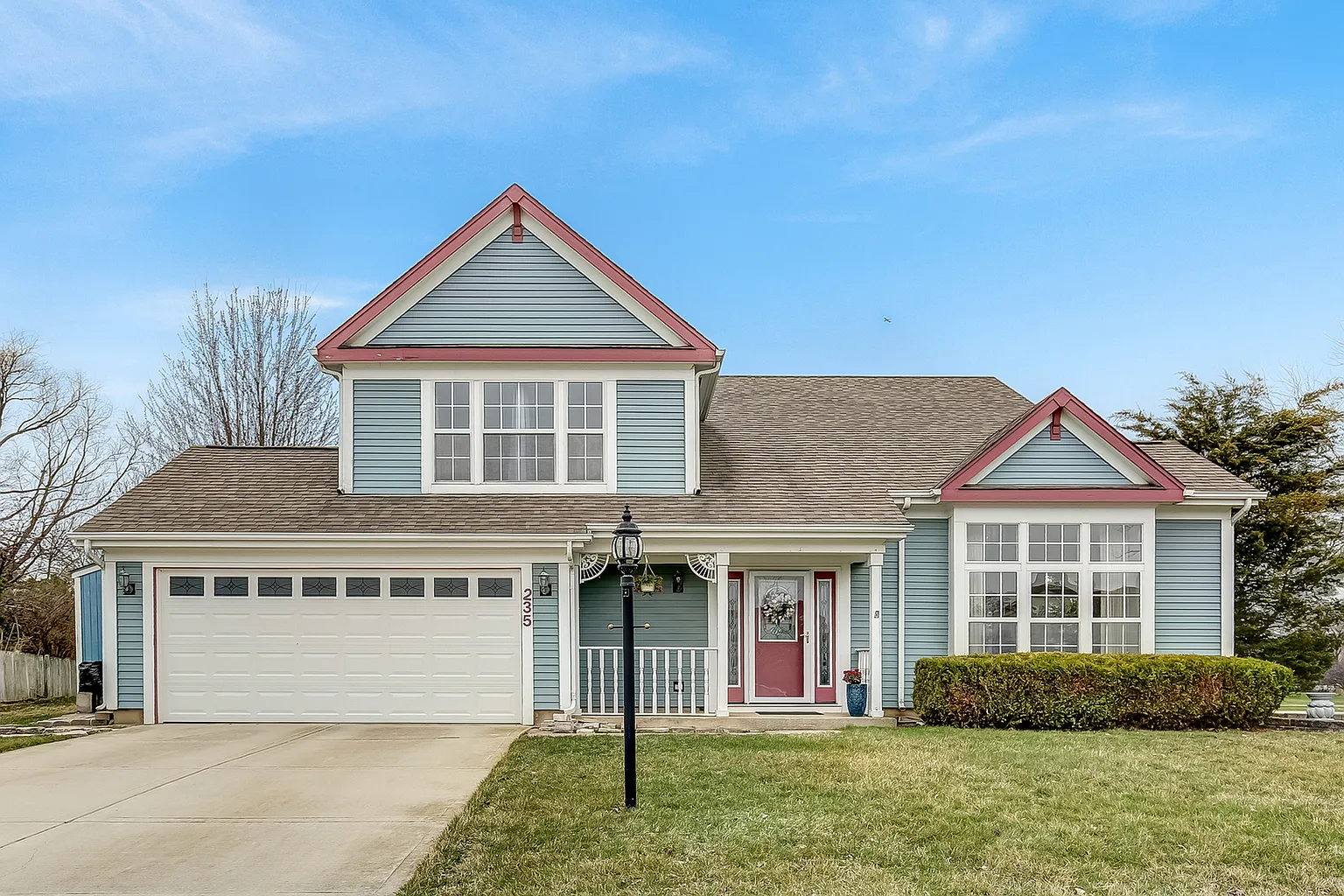 235 Mayflower Ln photo 1