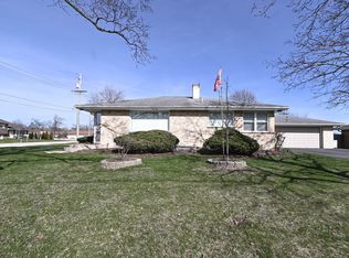 3877 Grandview Ave, Gurnee, IL 60031
