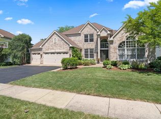 42 Jamestown Ct, Grayslake, IL 60030
