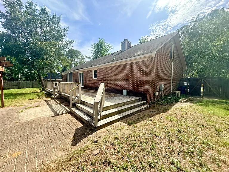 715 Prestige Blvd — Photo 24
