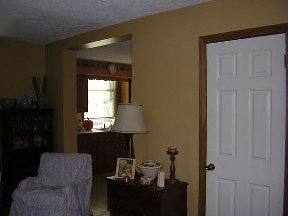 3rd image of 412 Hammond Ave