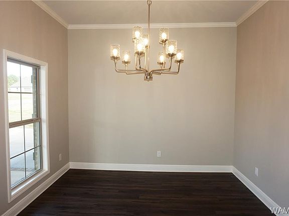 3rd image of 1601 Arborway Cir