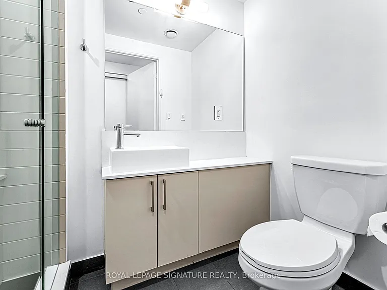 27 Bathurst St #519 — Photo 13