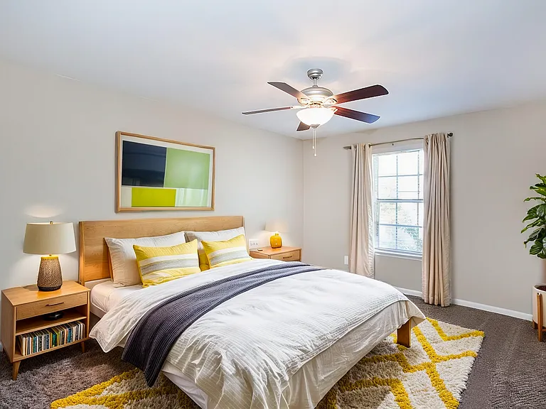 Kingsgate Apartments — Photo 11