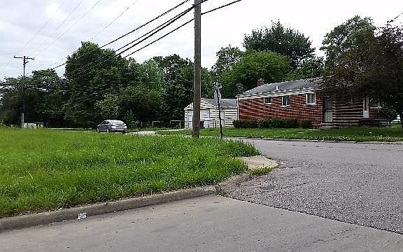 5th image of 28640 Glenwood St