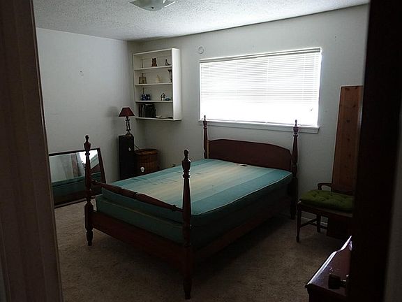 4th image of 1101 Velma St