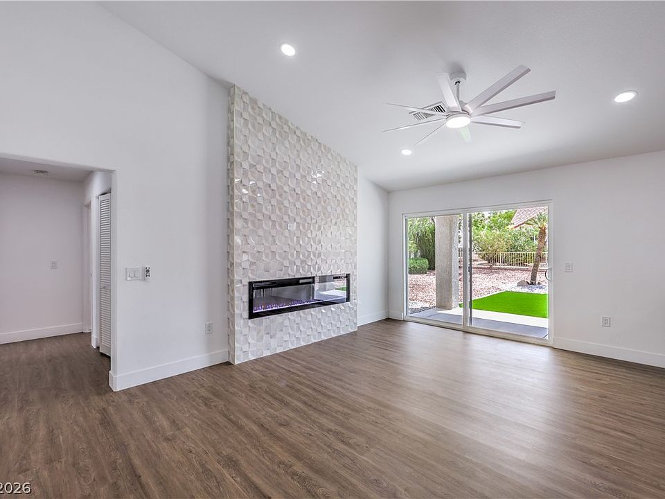 1st image of 9529 Ruby Hills Dr