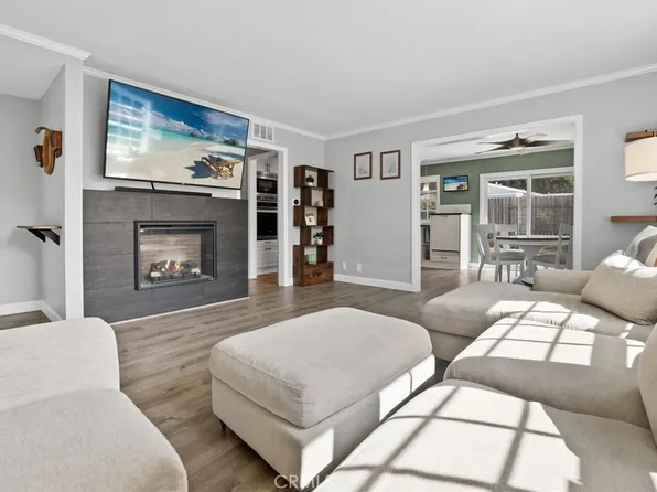 19362 Waterbury Ln, Huntington Beach, CA 92646