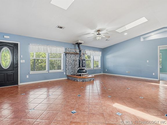 4th image of 3670 Sleepy Hollow Rd