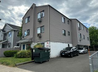 82 Lincoln Ave APT 2C, Bridgeport, CT 06606
