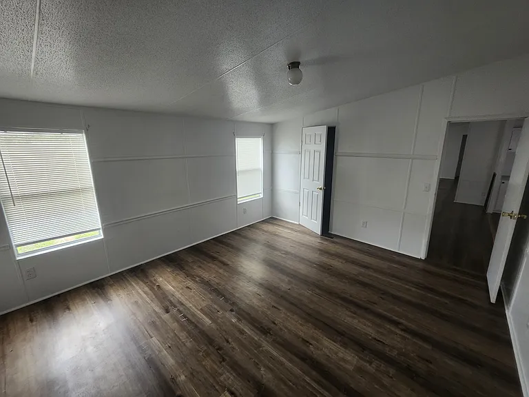 10011 SW 84th Ave — Photo 13