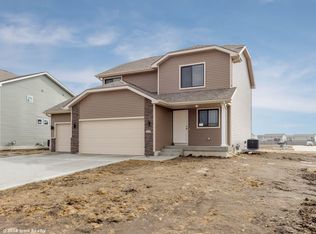 213 Summit Cir NW, Bondurant, IA 50035