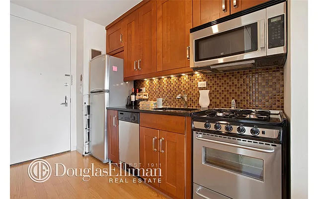 Rented by Douglas Elliman | media 2
