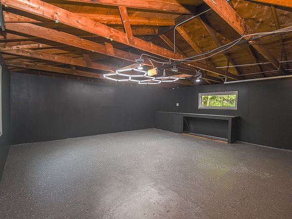 5th image of 2939 N Butrick St