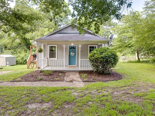 732 S Lewis St, Pickens, SC 29671