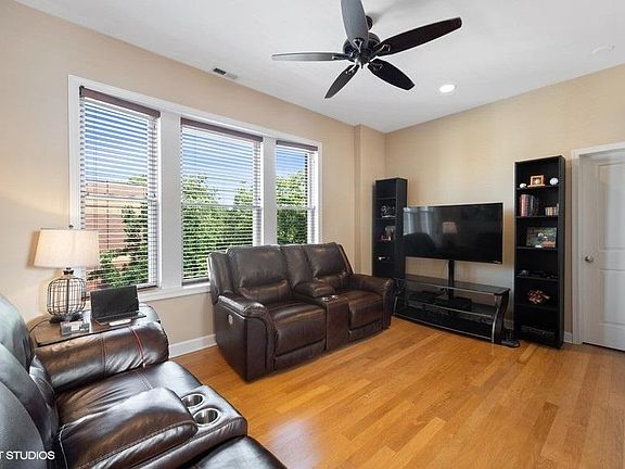 5th image of 4101 N Wolcott Ave #3