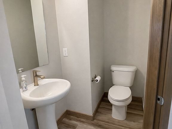 5th image of 1310 Westwood Cir Unit D