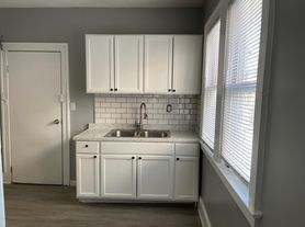 9103 Quincy Ave, Detroit, MI