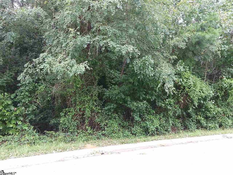 1st image of 142 Woodstone Dr