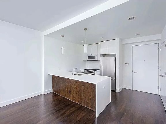 2nd image of 1125 45th Ave APT 3G