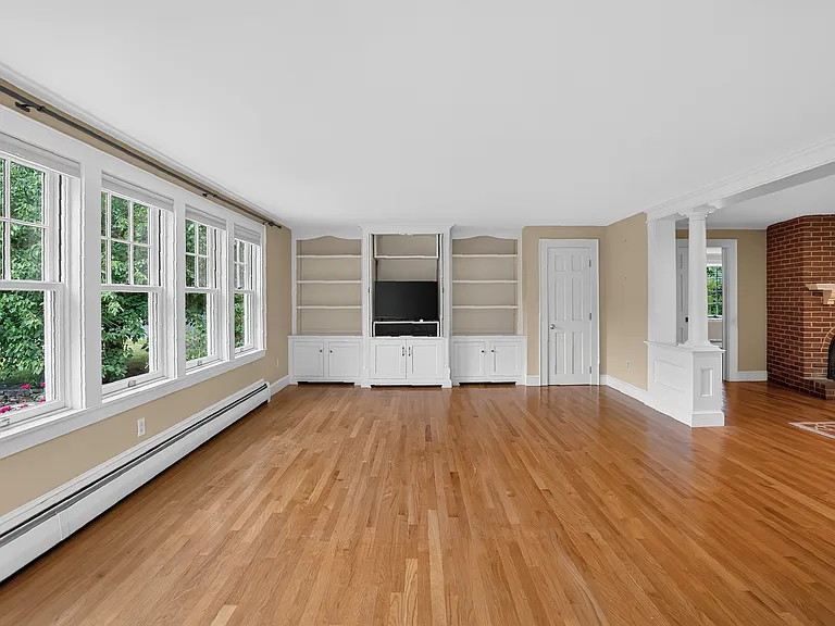 17 Thornhurst Rd — Photo 5