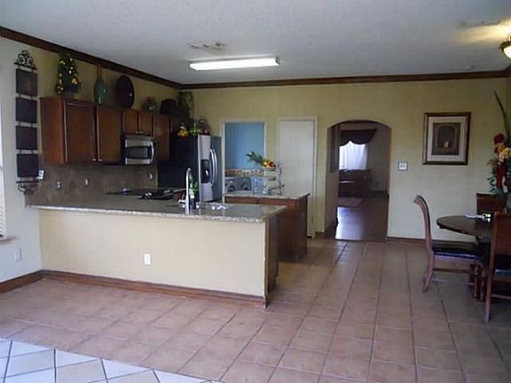 3rd image of 3863 N Summer Trail Dr