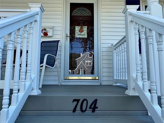 2nd image of 704 Glendale Dr