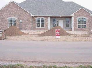 1716 Excalibur Dr, Tuttle, OK 73089