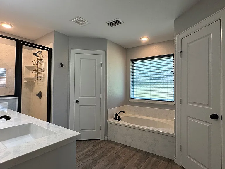 205 Meadow Ln — Photo 10