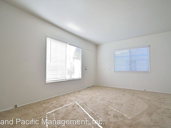 4th image of 1417 Manhattan Beach Blvd #B