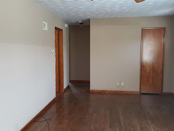 4th image of 909 S Garfield St