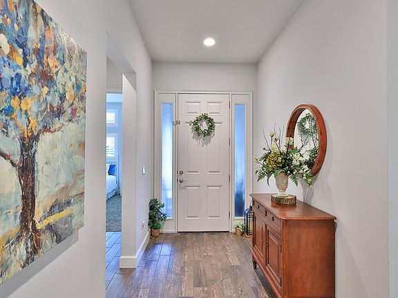 5th image of 204 Chelsea Place Ave