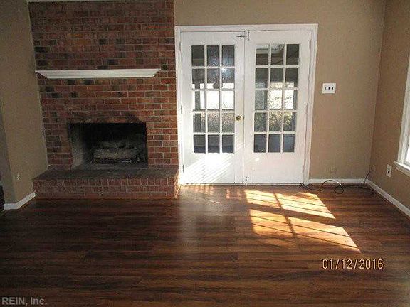 3rd image of 216 Granby Park #B