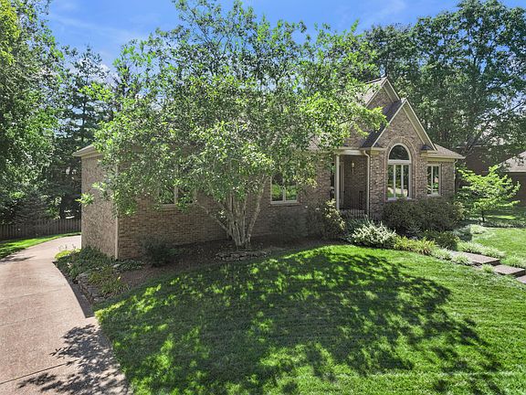 3rd image of 2317 Shannawood Dr