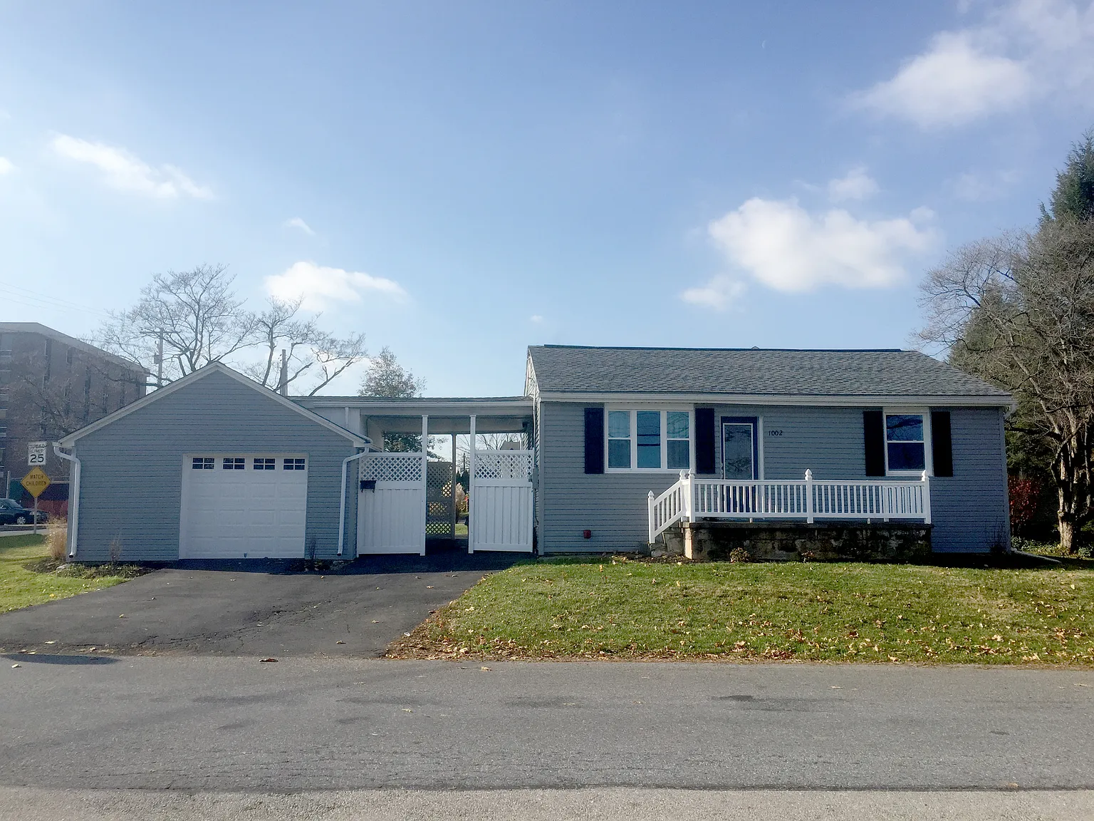 1002 Fernwood Ave photo 1