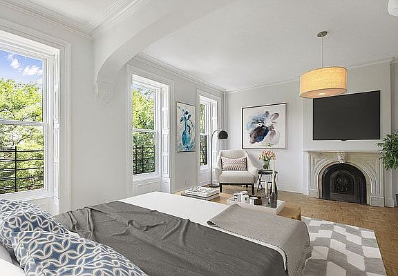 3rd image of 168 Lafayette Ave #2