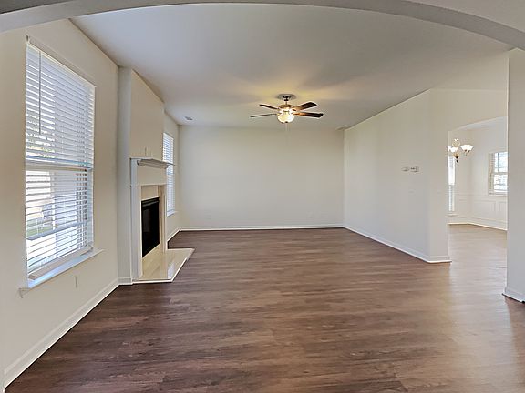 3rd image of 3168 Altamont Ct